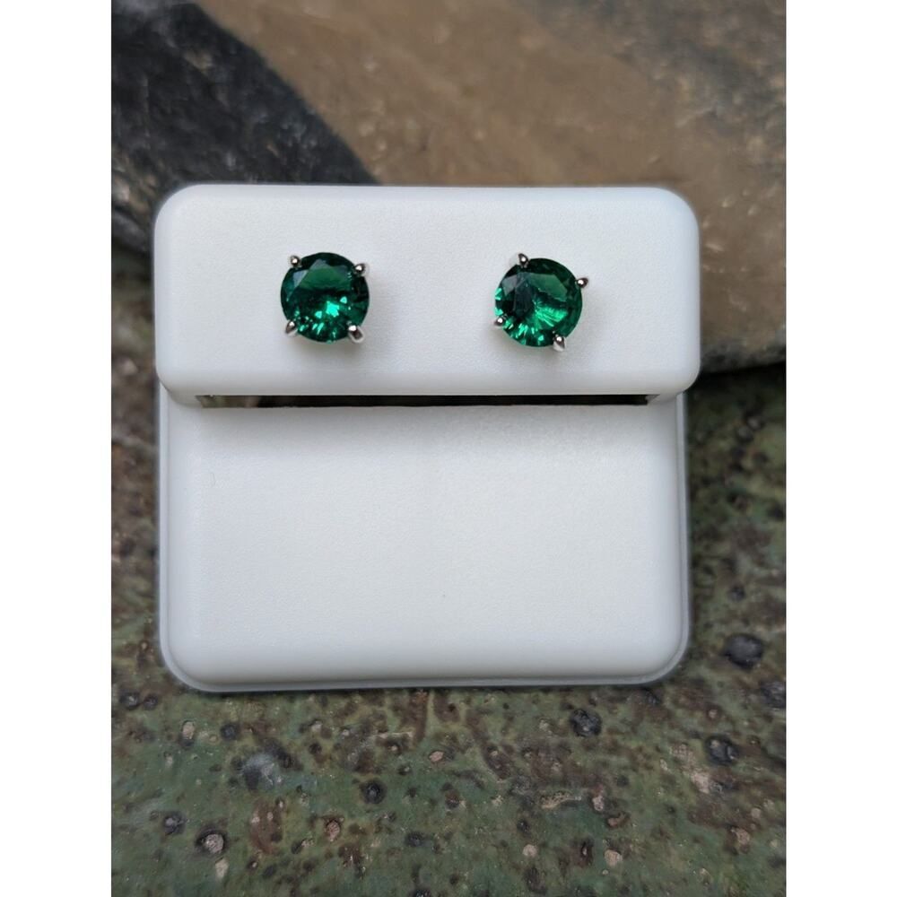 💚 Sterling Silver Green Nano Emerald Stud Earrings – 6mm – 2.40 CTW –VVSD Color